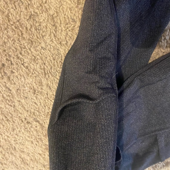 Speed up lululemon leggings. Perfect condition. Size 10 - Picture 4 of 5